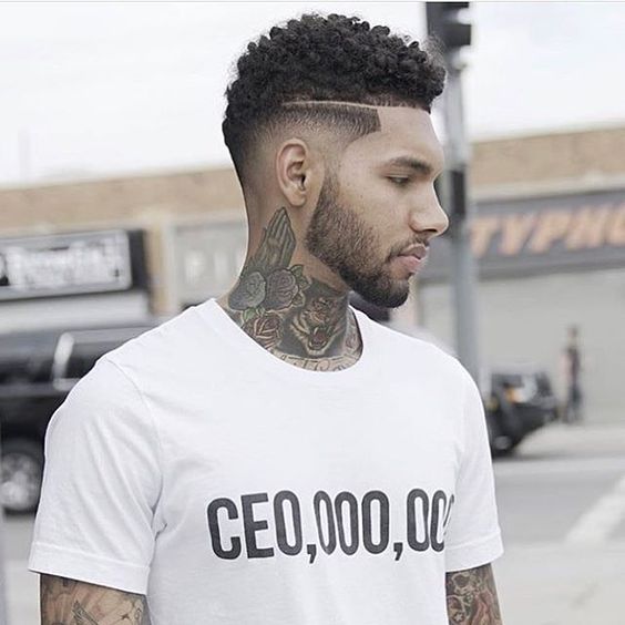 Corte de cabelo masculino crespo deals com entradas